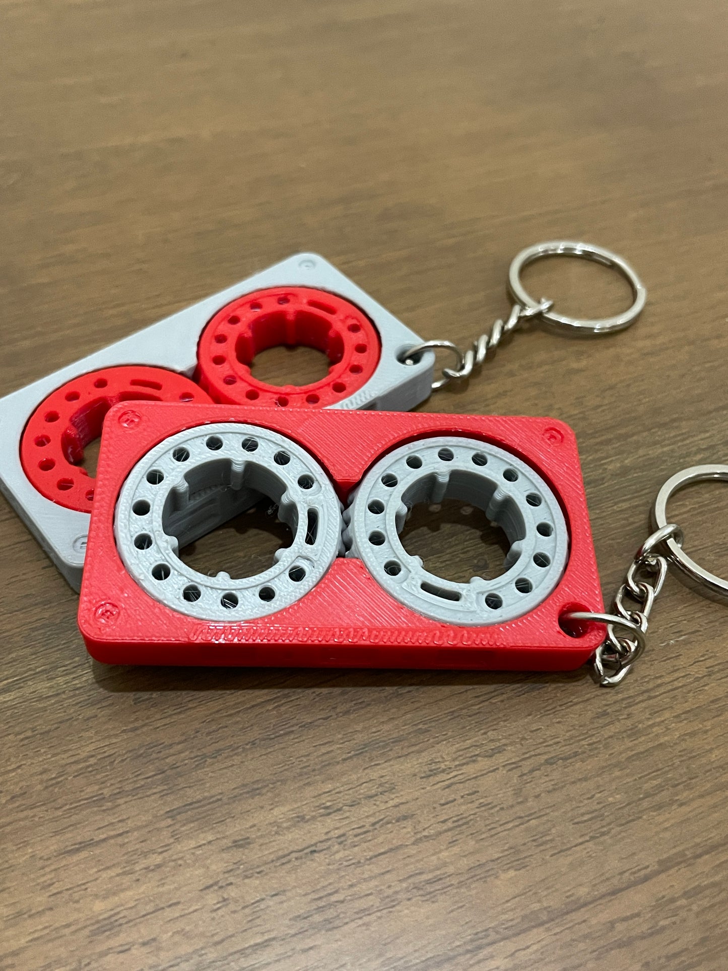 3D Printed Cassette Keychain (Set of 2 - Random Colours) | Articulating Keychain | Hexentrix 3D