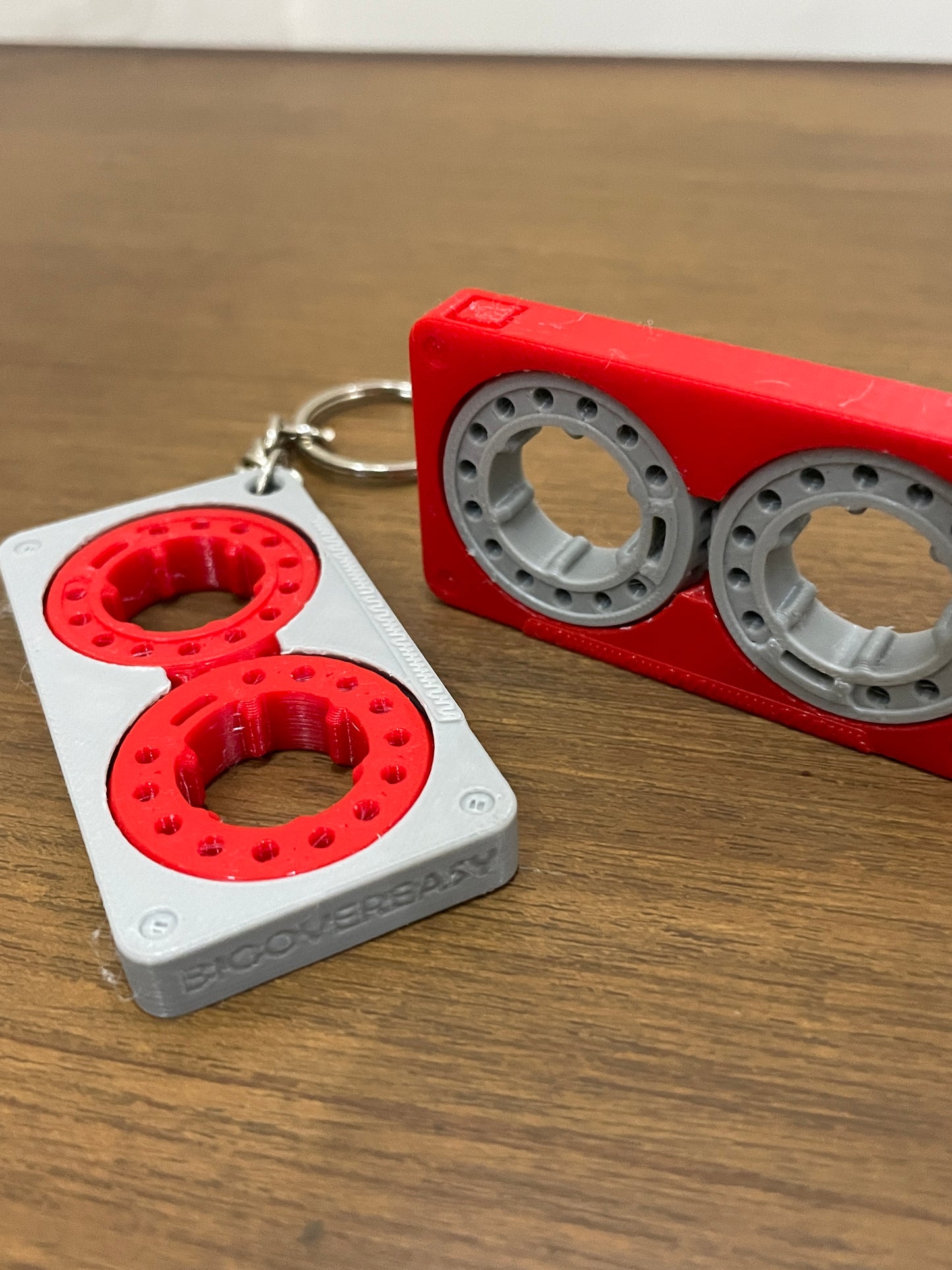 3D Printed Cassette Keychain (Set of 2 - Random Colours) | Articulating Keychain | Hexentrix 3D