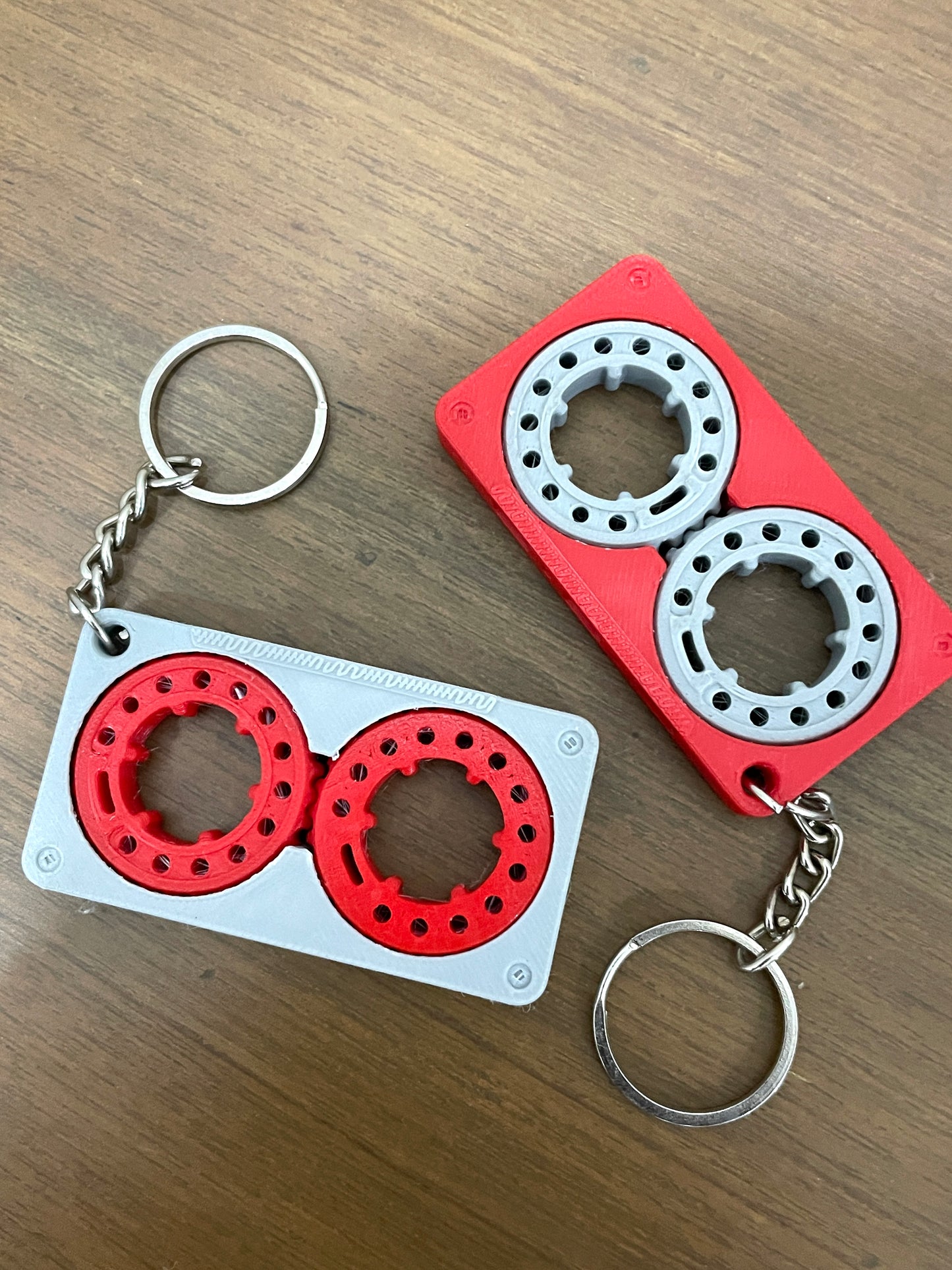 3D Printed Cassette Keychain (Set of 2 - Random Colours) | Articulating Keychain | Hexentrix 3D